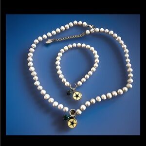 Dallas Cowboy Blue Freshwater Pearl Bracelet Bracelet Necklace Set features
